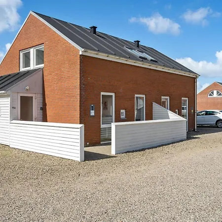 Iffuer - 2-3km From The Sea By Interhome
