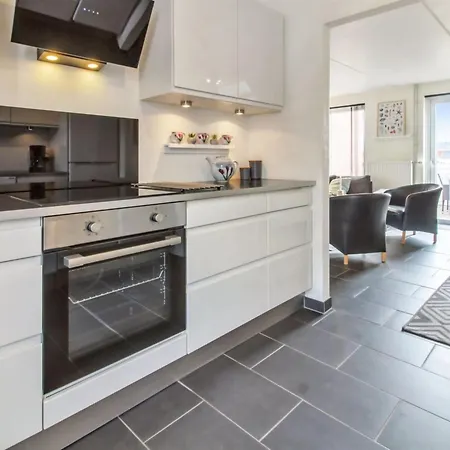 Iffuer - 2-3km From The Sea By Interhome *